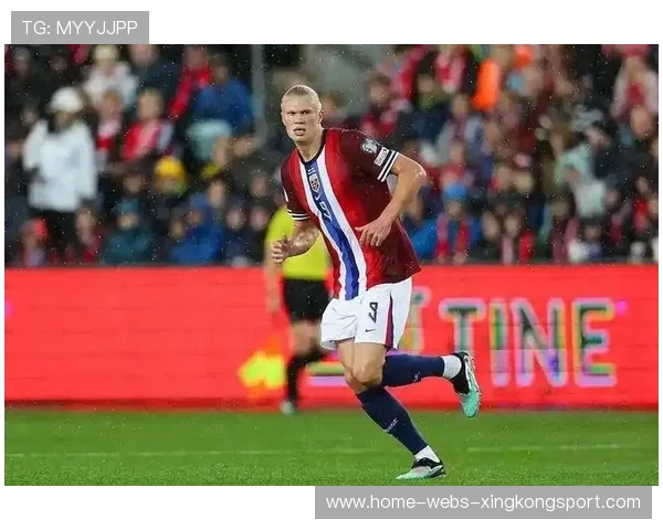 哈兰德背身拿球造杀机,挪威锋线威胁倍增